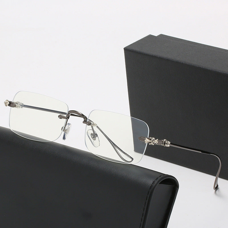 Damer moteriktig lesebrille med elegant kvadratisk ramme og dekorerte stenger Skanto