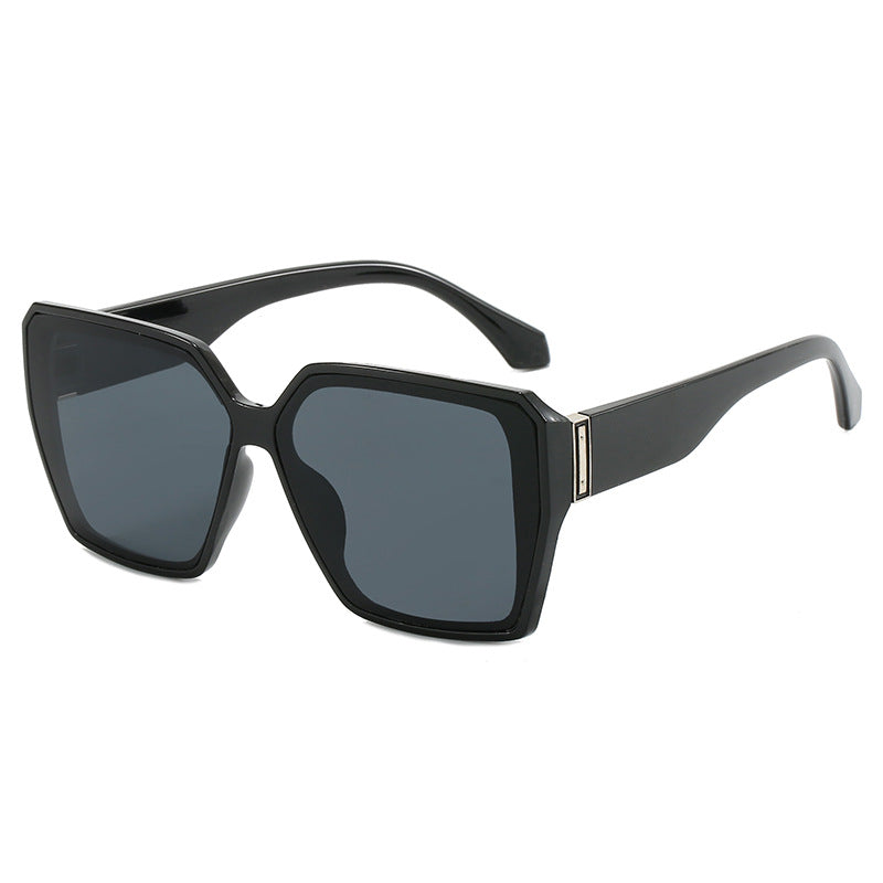 Dame moteriktig geometrisk solbrille i urban stil Skanto