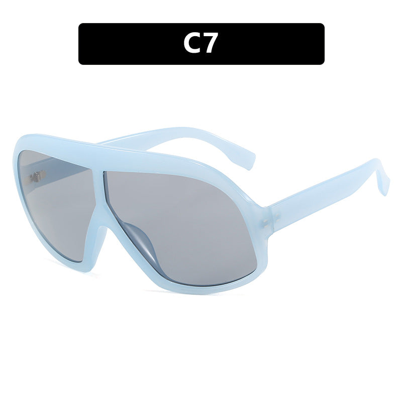 Women's fashionable sports sunglasses in futuristic design Skanto