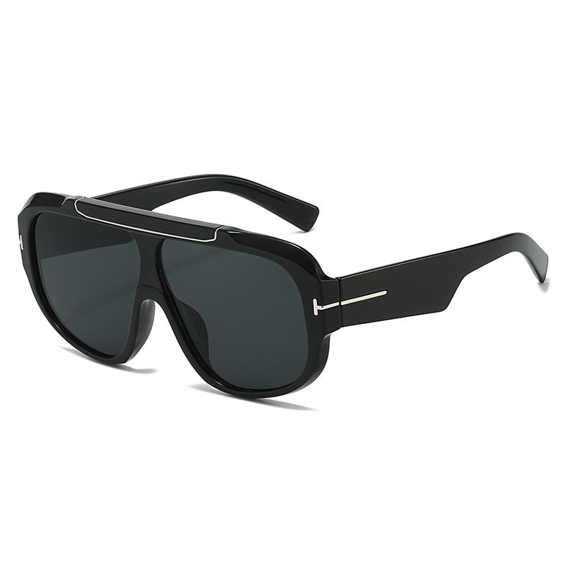Dame sporty solbriller med stilfullt fullrammedesign Skanto