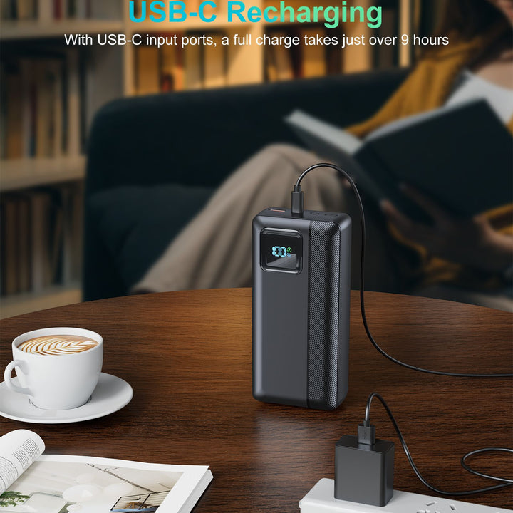 Powerbank med integrerte ladekabler og digital skjerm Skanto