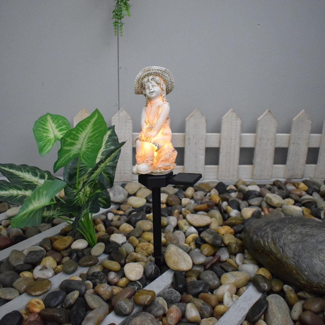 Dekorativ solcelle hage stake statue harpiks jente figurine med integrert solcelle LED og værbestandig spiss Skanto