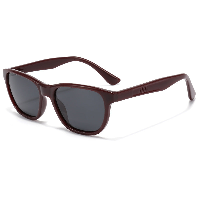 Dame solbrille i moderne retro-design med høykvalitets UV-beskyttelse Skanto