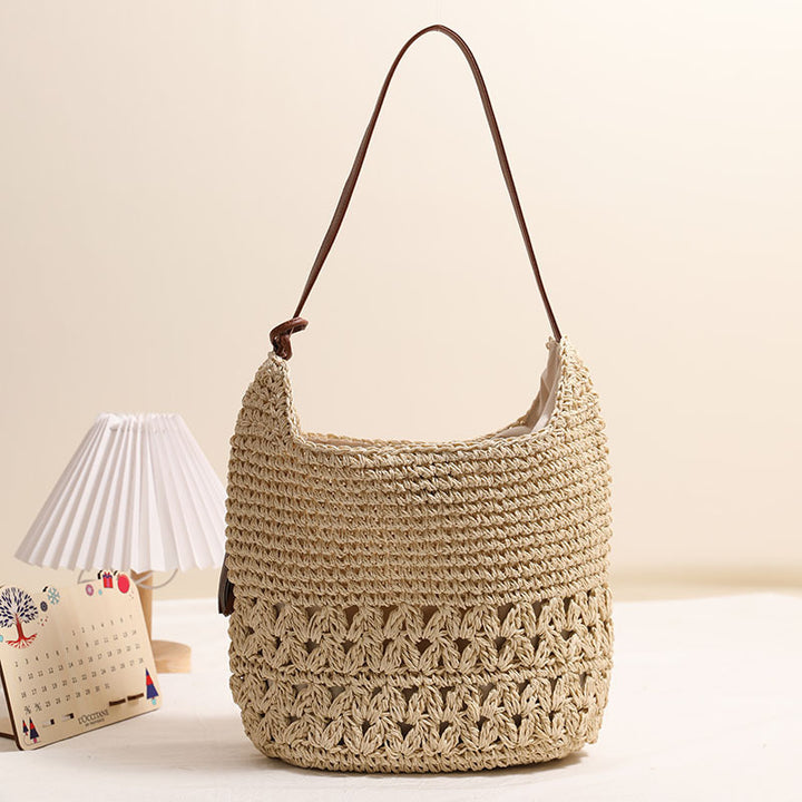 Handmade shoulder bag made of braided natural material Skanto