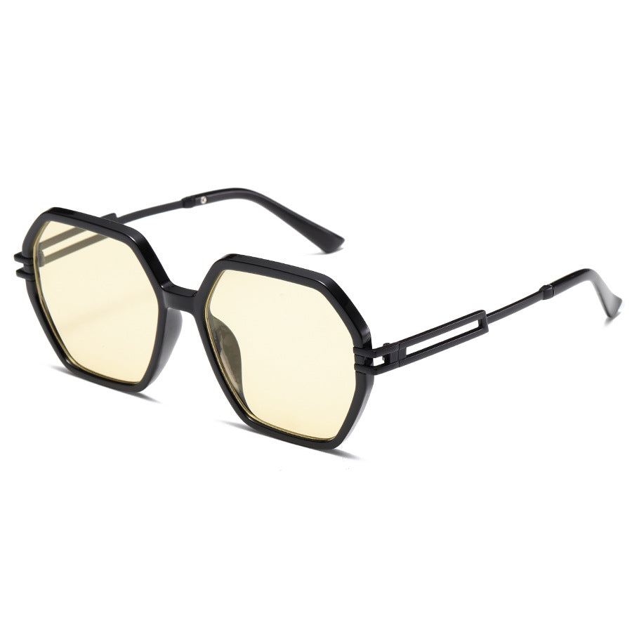 Dame moteriktig solbrille i avantgardistisk heksagon-design Skanto