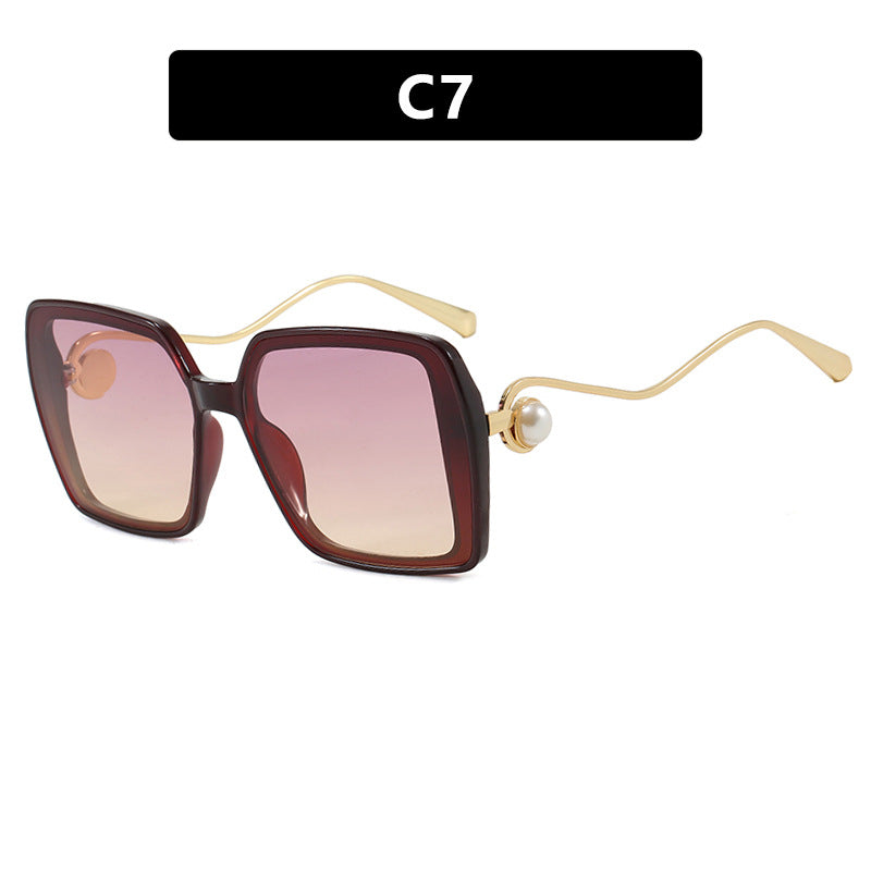 Women's trendy square glasses with elegant metal frame and unique accents Skanto