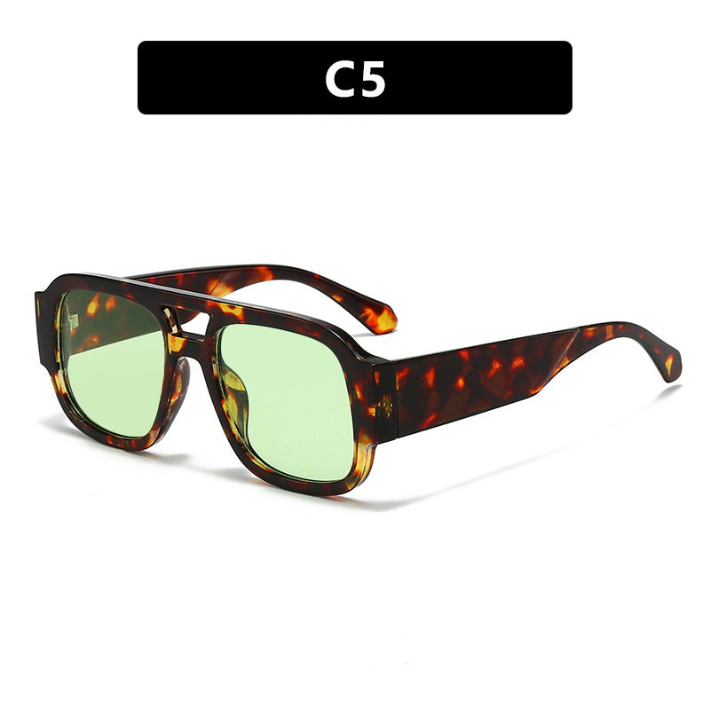 Women's modern sunglasses in elegant rectangular design Skanto