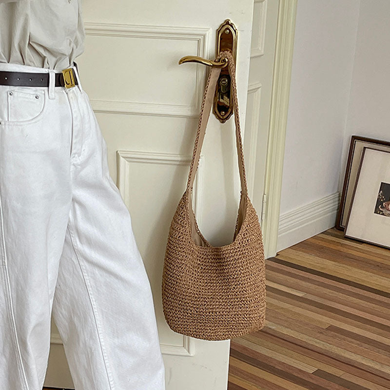 Light Hobo Bag Made of Sustainable Material Skanto