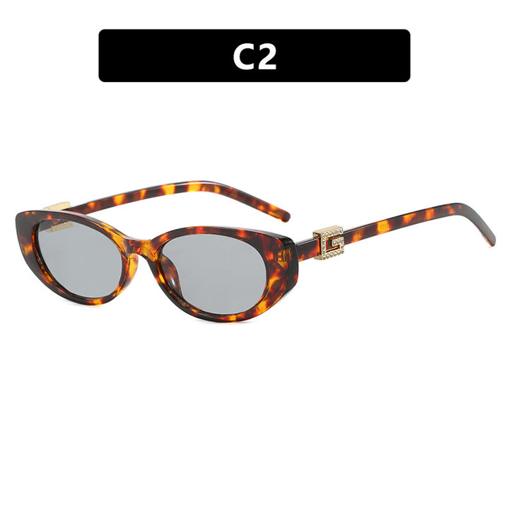 Women's cat-eye sunglasses with elegant metal frame and protective UV filter Skanto