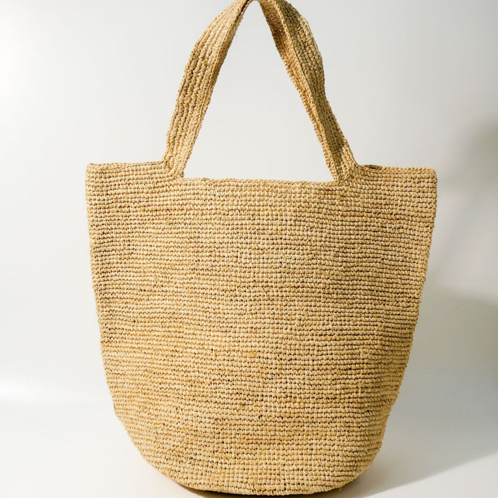 Stilig og Håndlaget Raffia Bag Skanto
