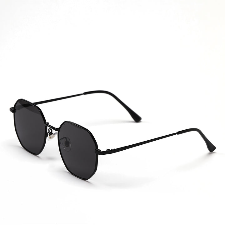 Dame moteriktig solbrille med oval ramme og polarisert glass Skanto