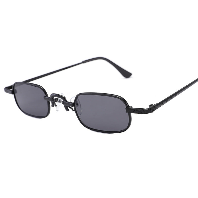 Damer Elegant solbrille med filigranramme og UV-beskyttelse Skanto
