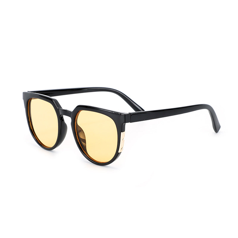 Dame elegant solbrille med modramme og UV-beskyttelse Skanto