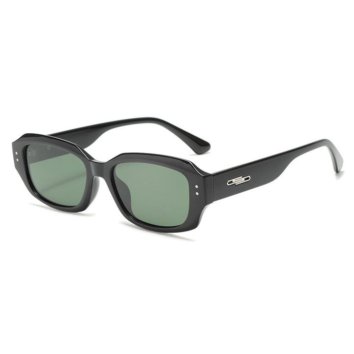 Dame trendy firkantet solbrille med innovativ gjennomsiktig ramme Skanto