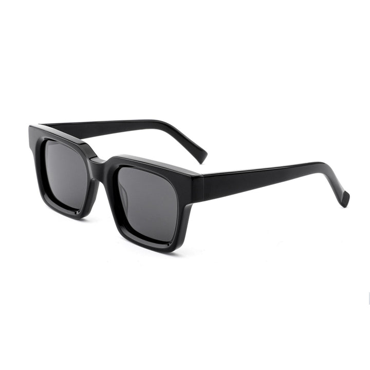 Dame moteriktig solbrille med markant geometrisk design og UV-beskyttelse Skanto