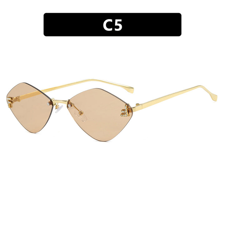 Women's geometric sunglasses in extravagant design with gradient lenses Skanto
