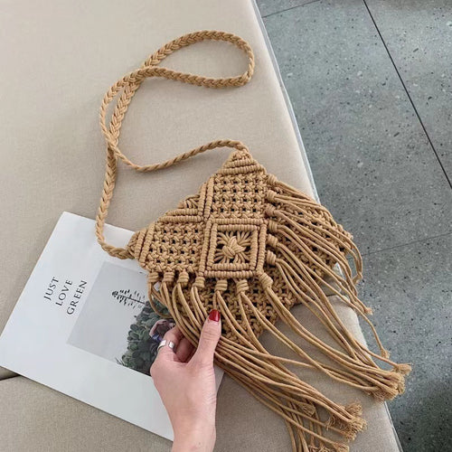 Hand-knotted macrame shoulder bag with fringe Skanto