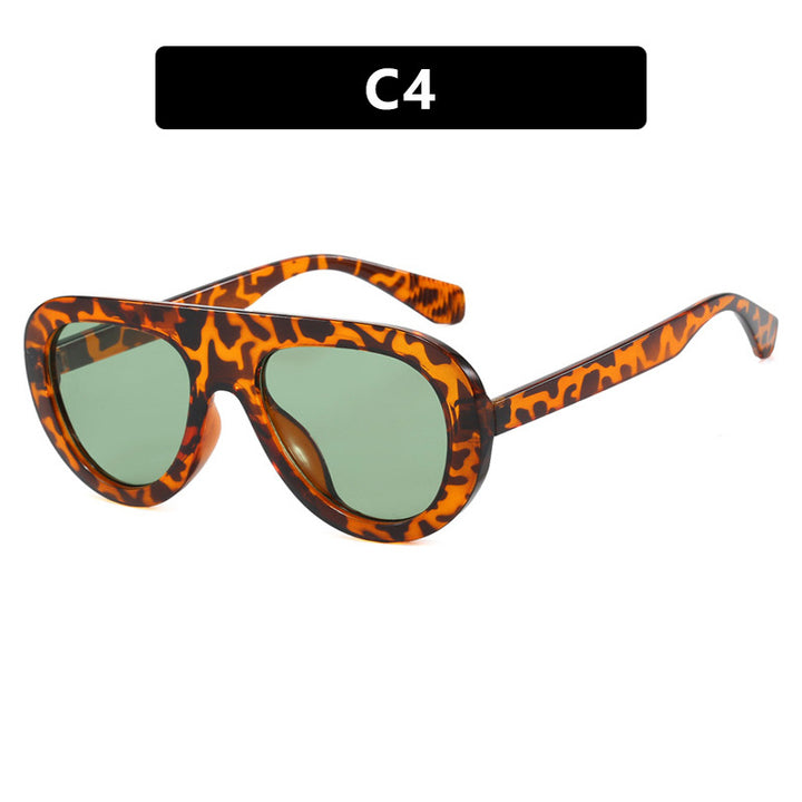 Women's fashionable oversized sunglasses with protective UV filter and comfortable frame Skanto