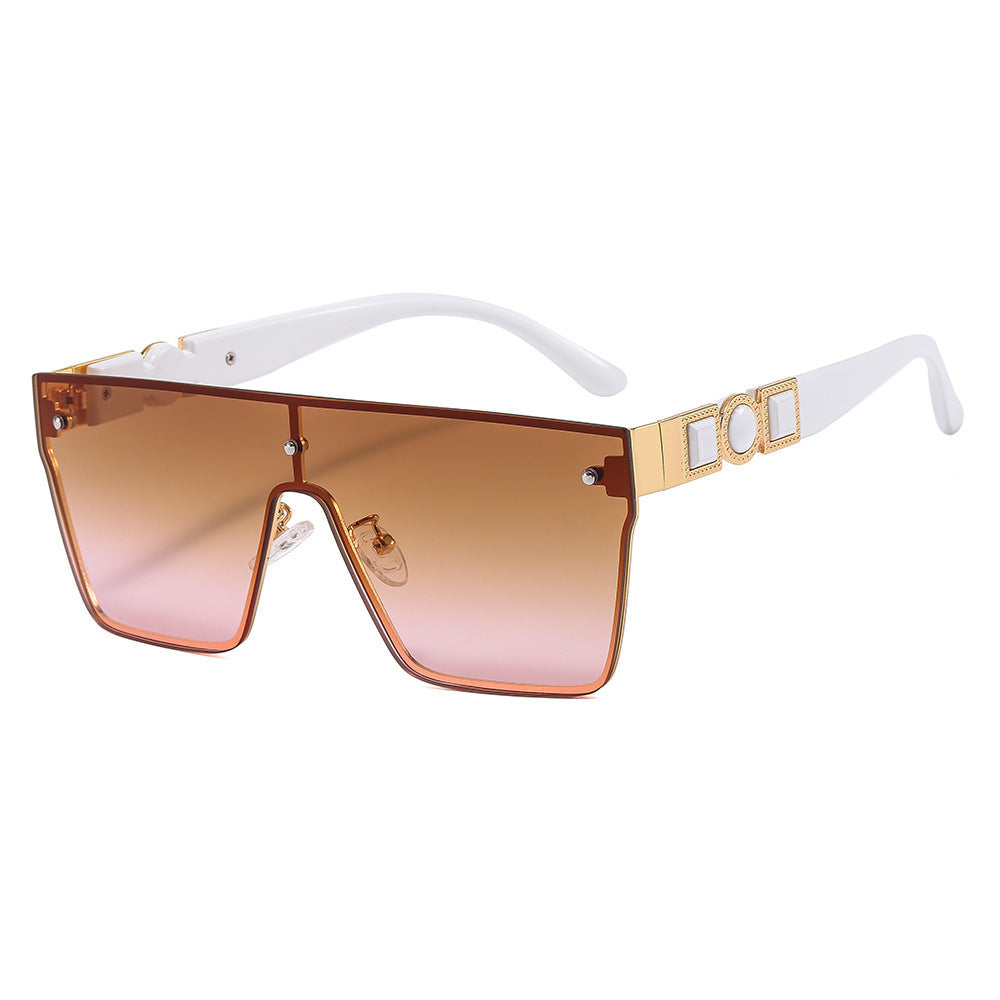 Dame oversized gjennomsiktig solbrille med moderne ramme Skanto
