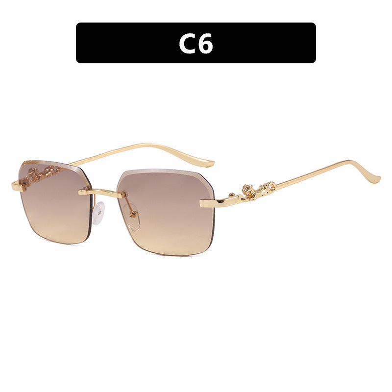 Women's Fashionable Square Sunglasses with Elegant Gold Frame and Protective UV Filter Skanto