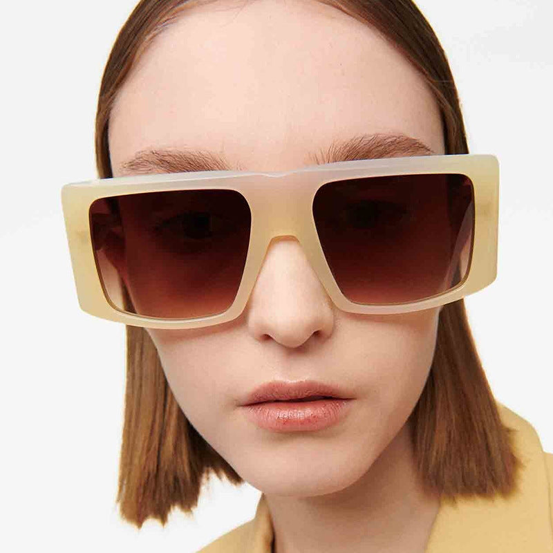 Women's square sunglasses with durable plastic frame and protective UV filter Skanto