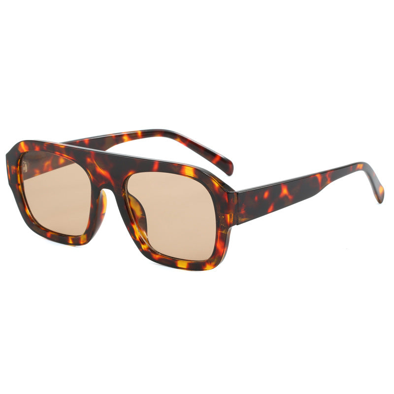 Dame oversized kvadratisk solbrille med moderne design Skanto