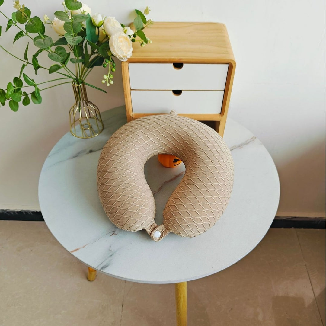 Unisex nakkestøtte med ergonomisk design og avtakbart trekk Skanto