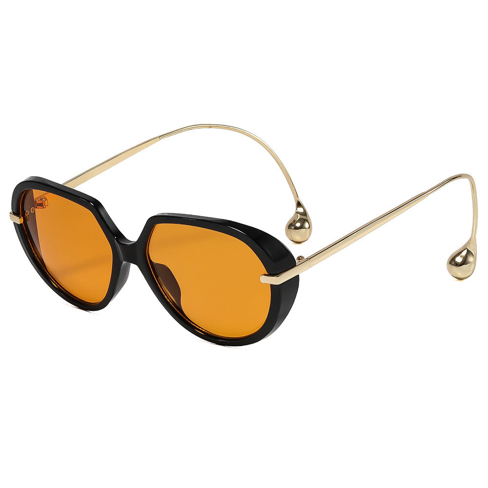 Women's Cat-Eye Sunglasses with Golden Details and Stylish Frame Skanto