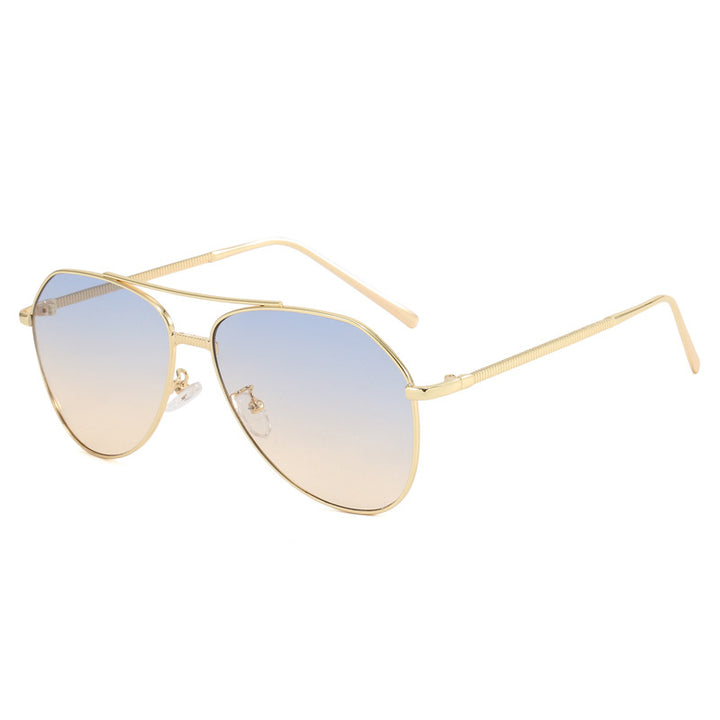 Dame trendy aviator solbriller med subtil fargegradient Skanto
