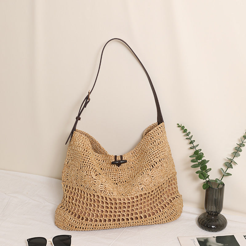 Hand-knotted shopper bag with modern net design Skanto