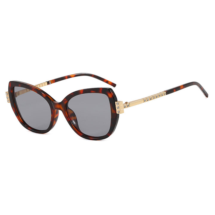 Women's oversized sunglasses with protective UV filter and elegant accents Skanto