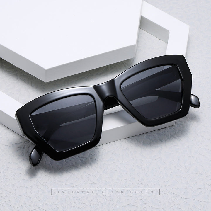 Damer trendy solbriller i moderne geometrisk design Skanto