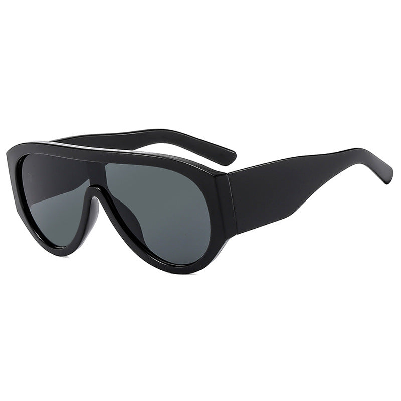Women's fashionable sunglasses with wide glamorous frame and UV protection Skanto