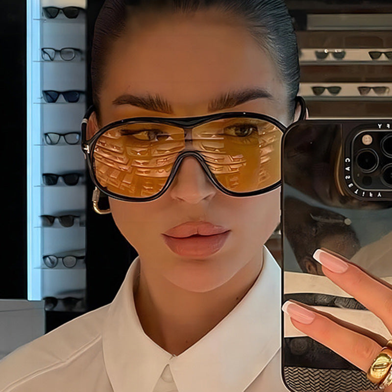 Women's fashionable oversized sunglasses with innovative design Skanto