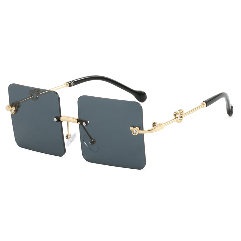 Dame kvadratisk solbrille med luksuriøs, høy kvalitet ramme Skanto