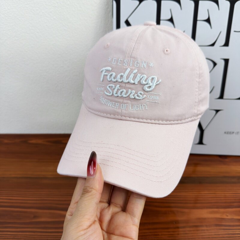 Kvinnebrodert caps med inspirerende design Skanto