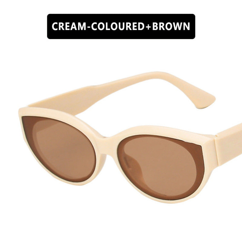 Dame Cat-Eye solbrille med iøynefallende mønster Skanto