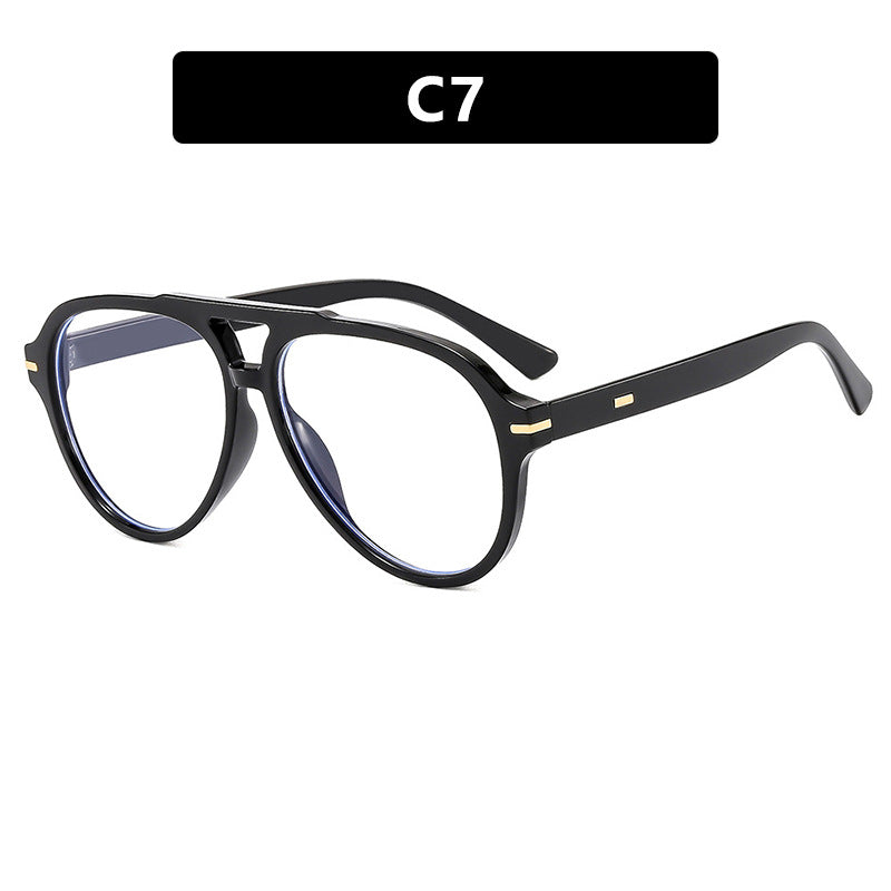 Women's stylish sunglasses with a striking design Skanto