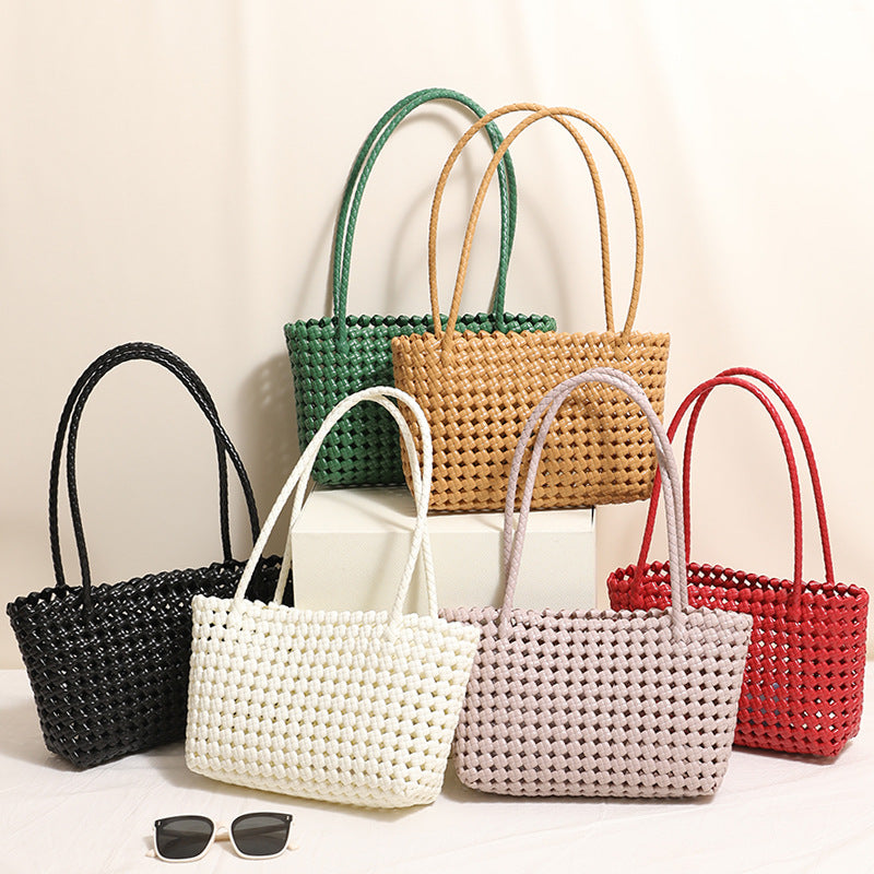 Braided beach bag with practical folding mechanism Skanto