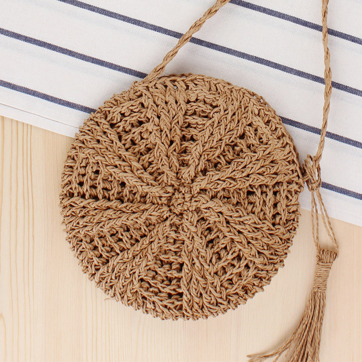 Handbag made of hand-knotted natural material with fringed detail Skanto