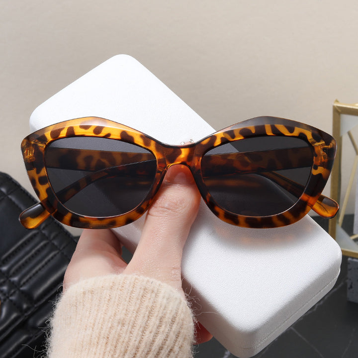 Dame Cat-Eye solbriller med stilmønster av leopard Skanto