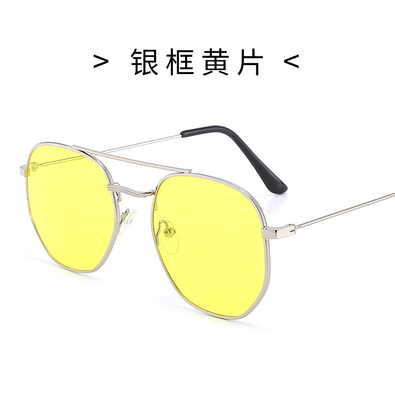 Dame solbrille med oval ramme og beskyttende gradientlinse Skanto