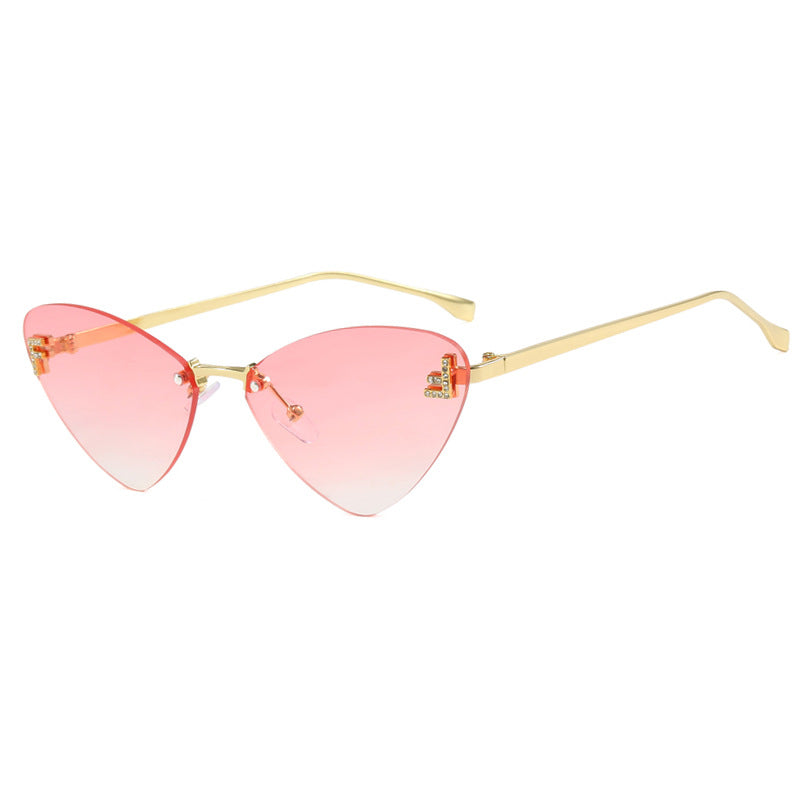 Damer ekstravagante Cat-Eye solbriller med glitrende detaljer Skanto