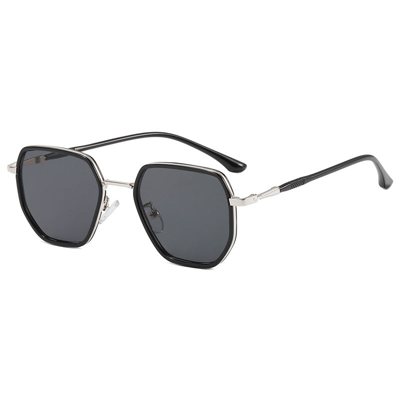 Dame geometrisk solbrille med elegant glassdesign Skanto