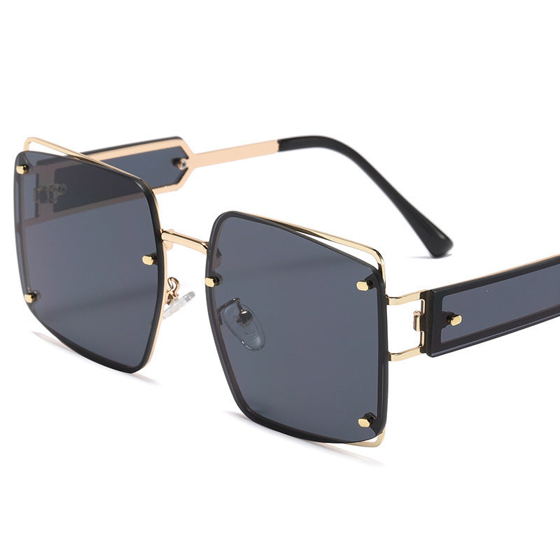 Damer elegante oversized solbriller med markant geometrisk design Skanto
