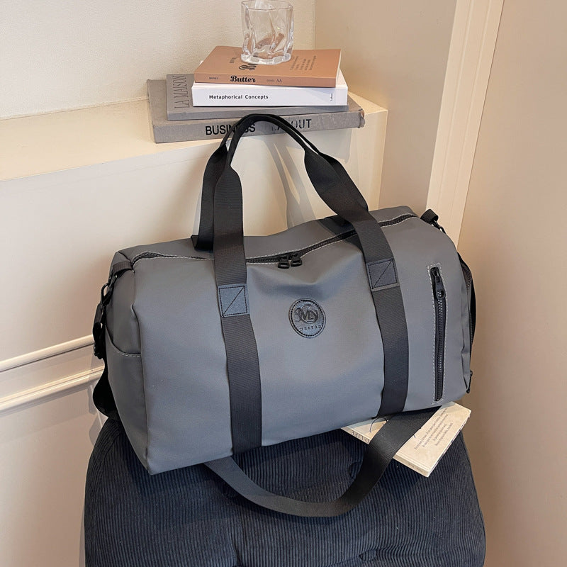 Sports bag with reinforced zipper and side pocket Skanto