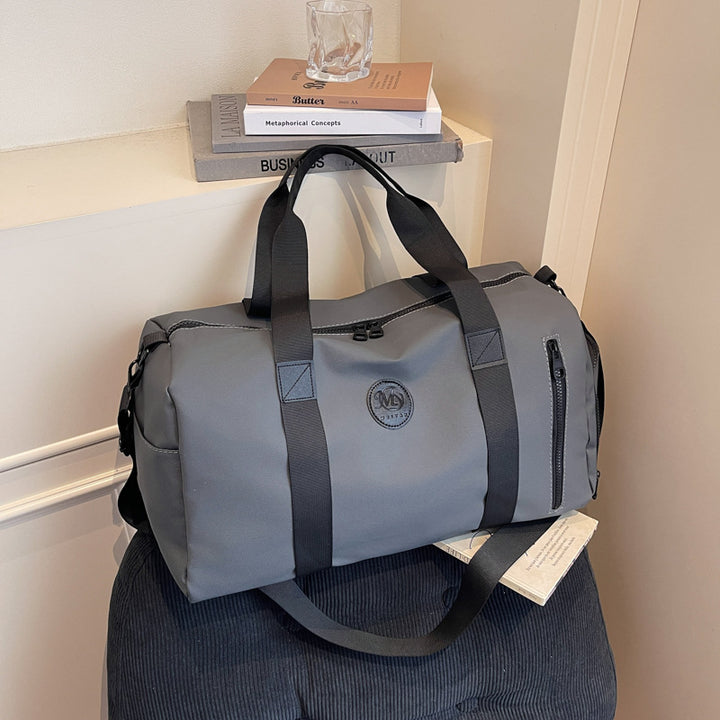 Sports bag with reinforced zipper and side pocket Skanto