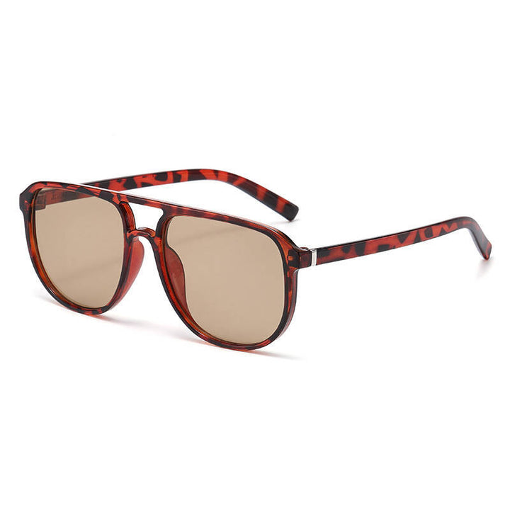 Women's fashionable sunglasses in an elegant square design Skanto