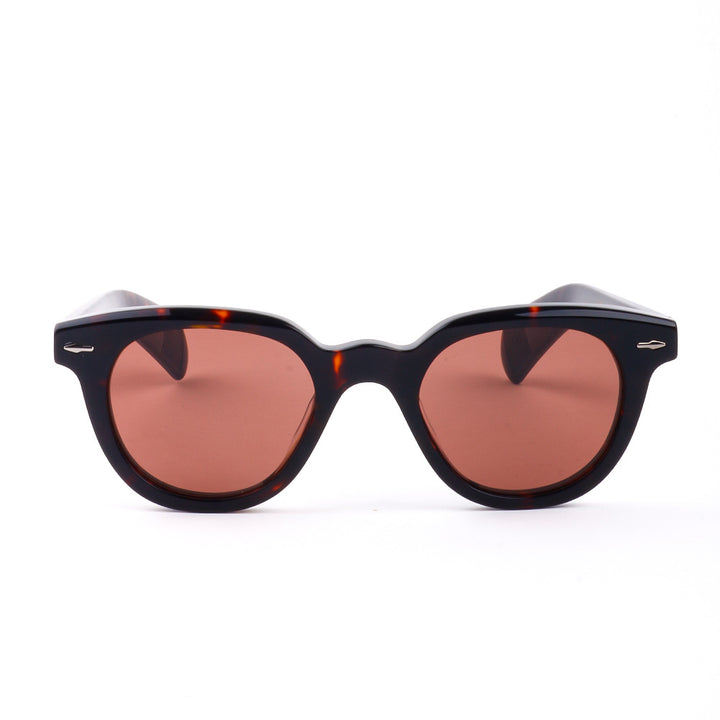 Dame solbrille i elegant, feminin design med høyverdig plastramme Skanto