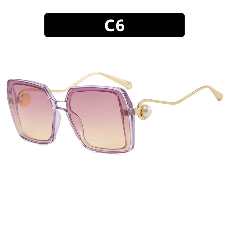 Women's trendy square glasses with elegant metal frame and unique accents Skanto
